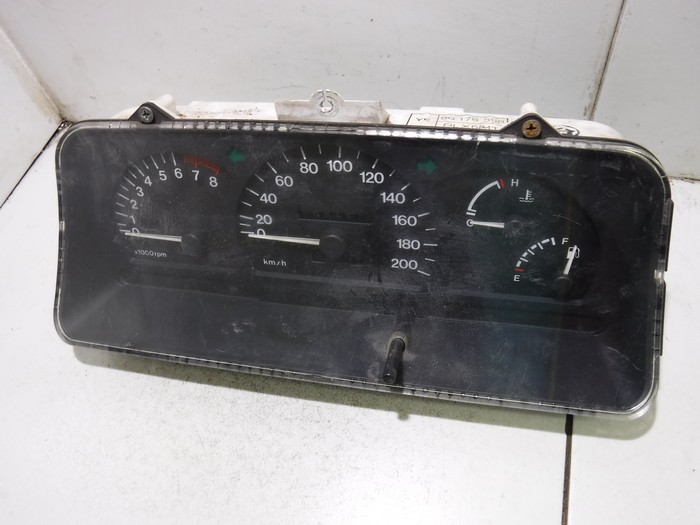 Панель приборов Daewoo Nexia 1 1995-