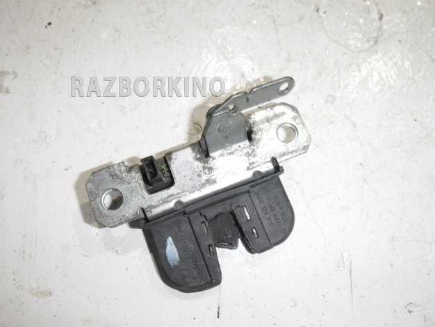 Замок двери багажника Seat Tole