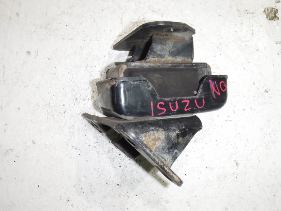 Опора двигателя Isuzu NQR 1 1995-200